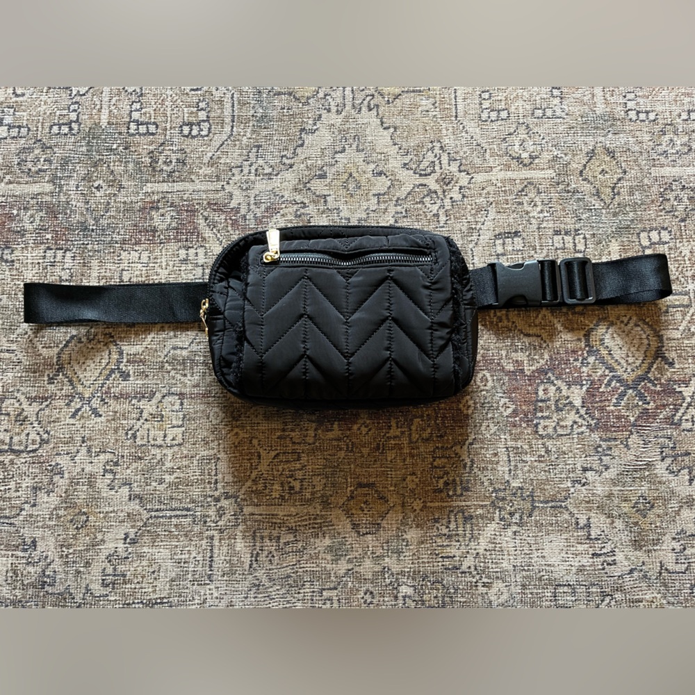 House Of Harlow 1960 Black Quilted Belt Bag Pouch with Warm Fuzzy Hand Muff